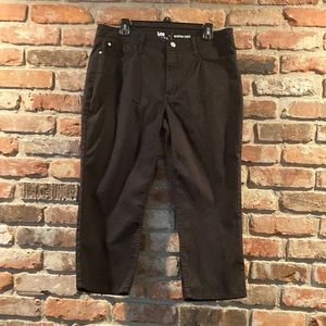 NWOT Lee Riders Midrise Capri Denim Jeans 16M